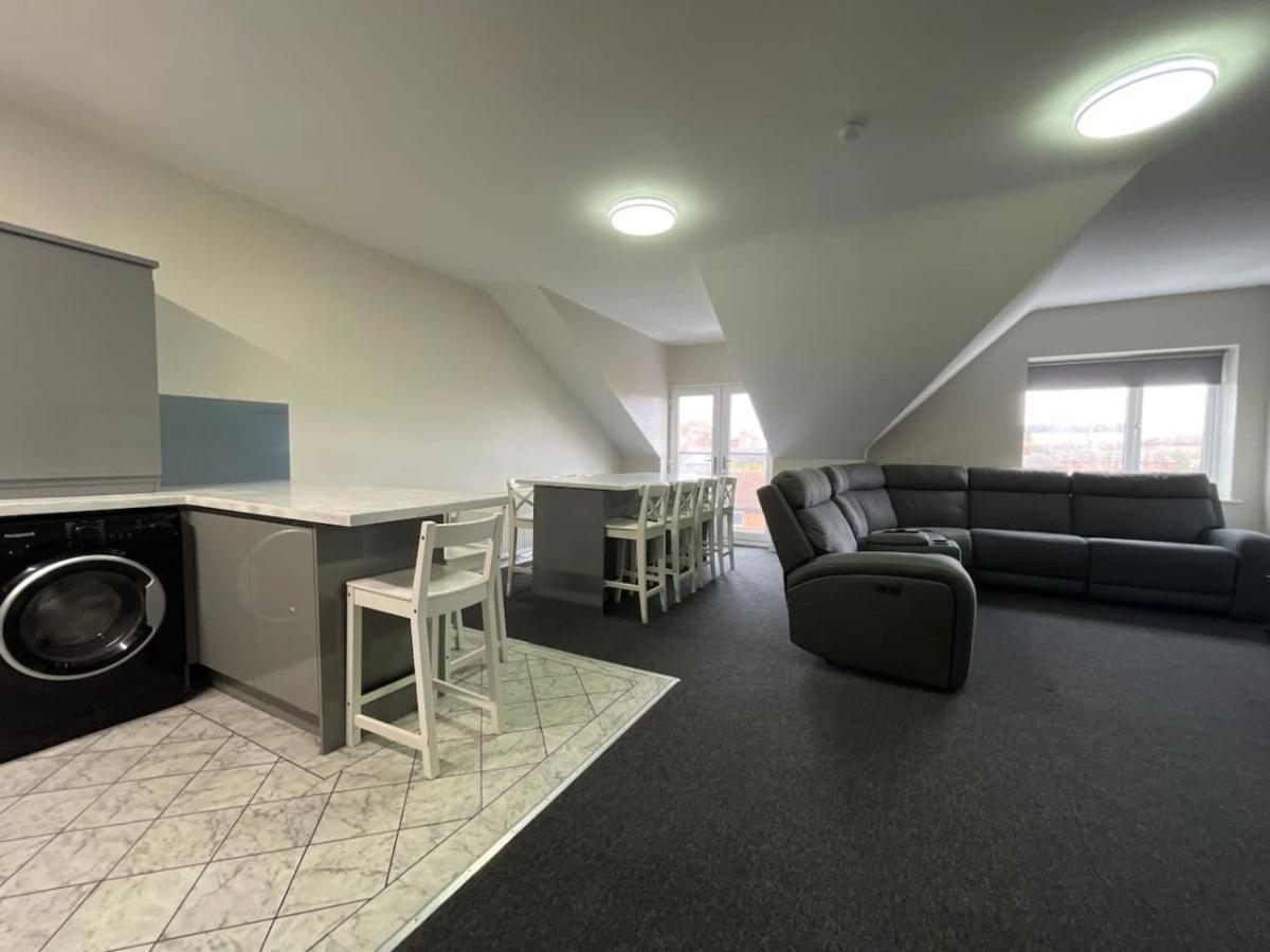 Ryan I Air I Bnb - 102 Mill Street - Free Parking Liverpool Bagian luar foto